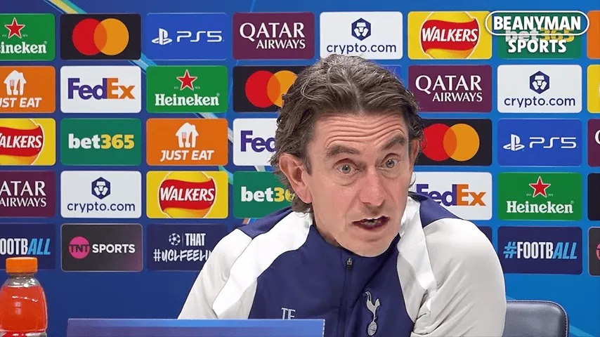 中国女足世界杯遗憾出局，王霜赛后采访令人深思